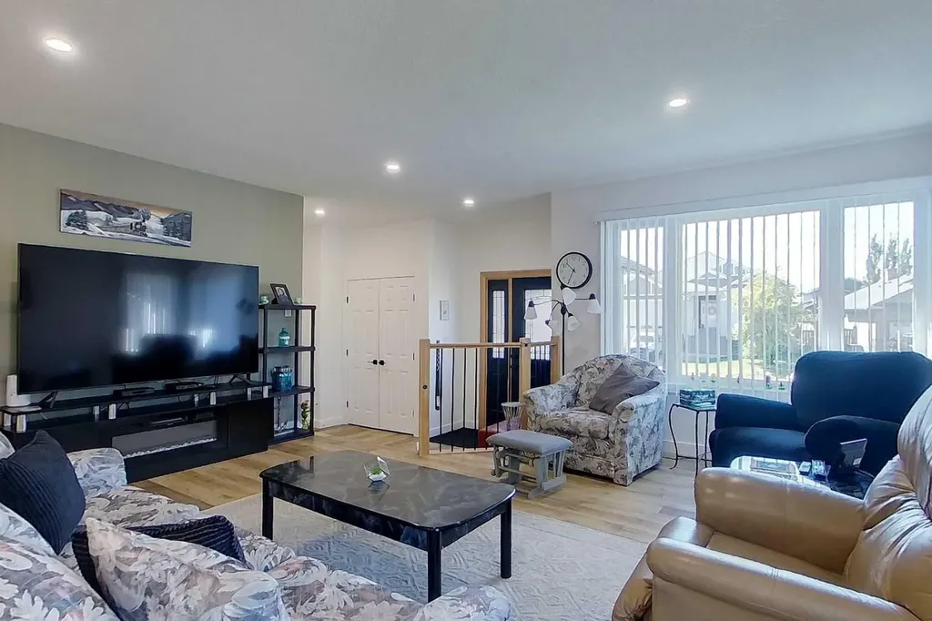 908 7 Avenue SE Slave Lake AB T0G 2A3