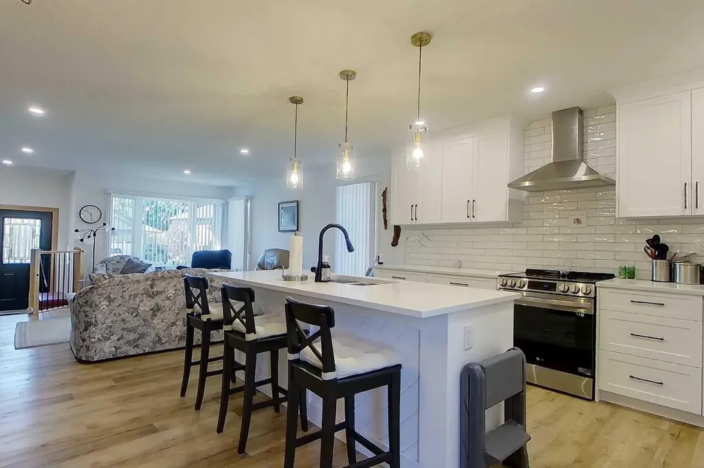 908 7 Avenue SE Slave Lake AB T0G 2A3