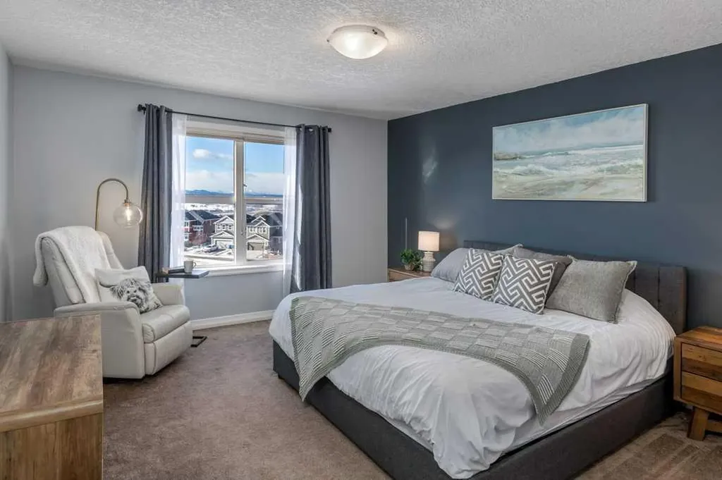 128 Sunset Park Cochrane AB T4C0N5
