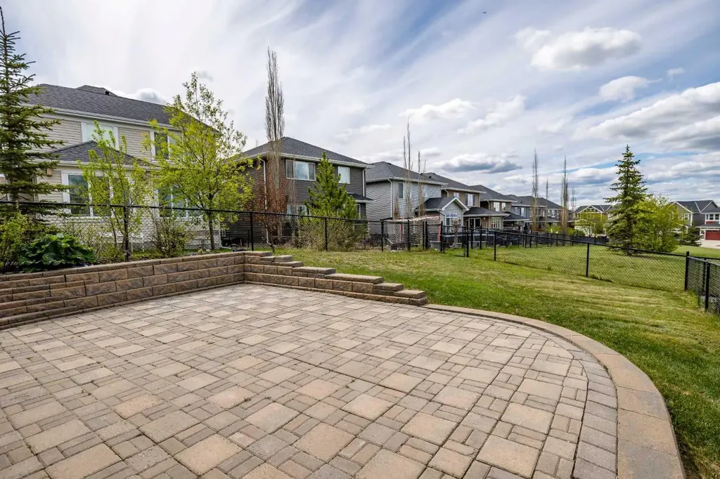 128 Sunset Park Cochrane AB T4C0N5