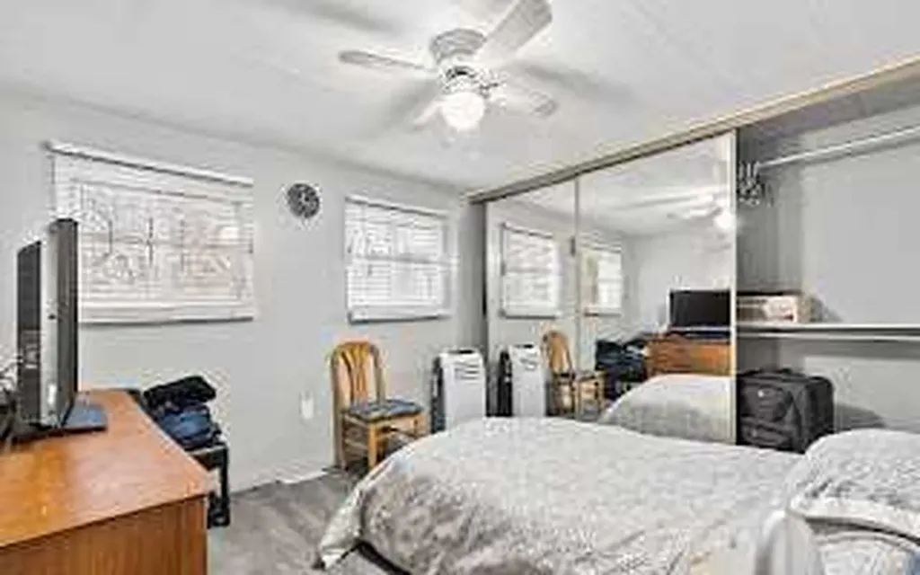 3223 83 Street NW Calgary AB T3B 5N6