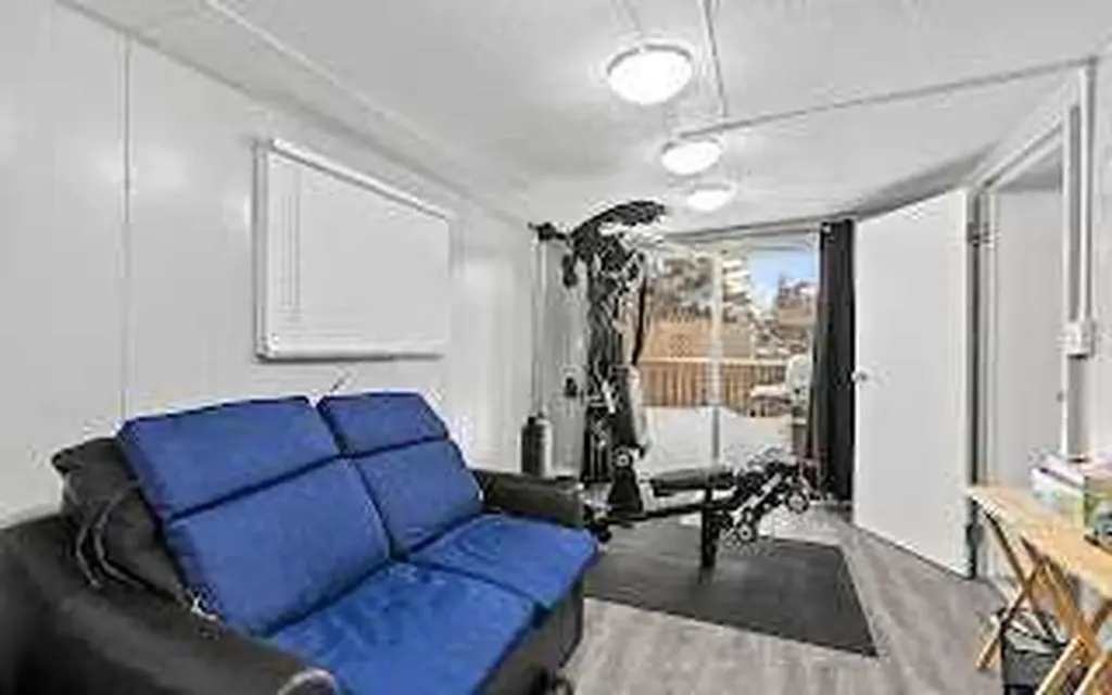 3223 83 Street NW Calgary AB T3B 5N6