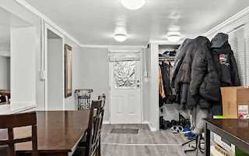 3223 83 Street NW Calgary AB T3B 5N6