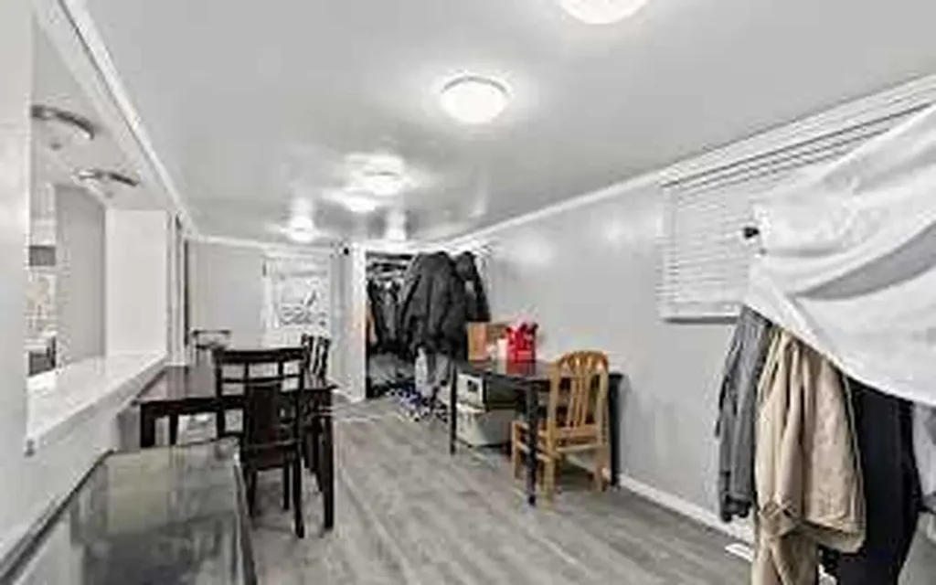 3223 83 Street NW Calgary AB T3B 5N6