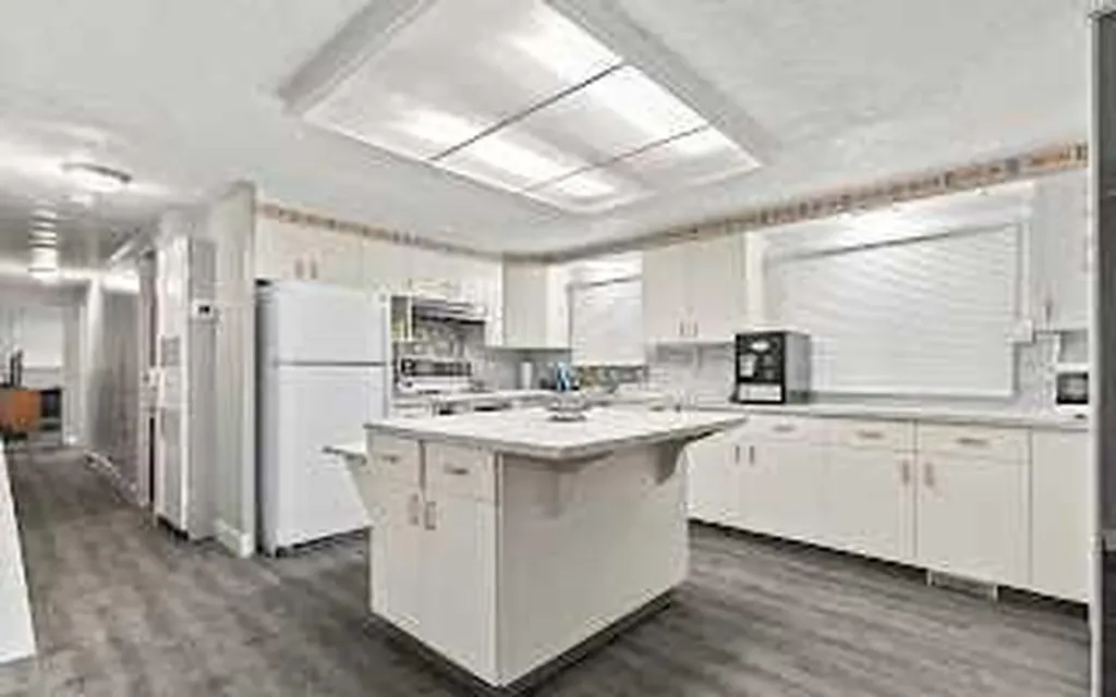 3223 83 Street NW Calgary AB T3B 5N6