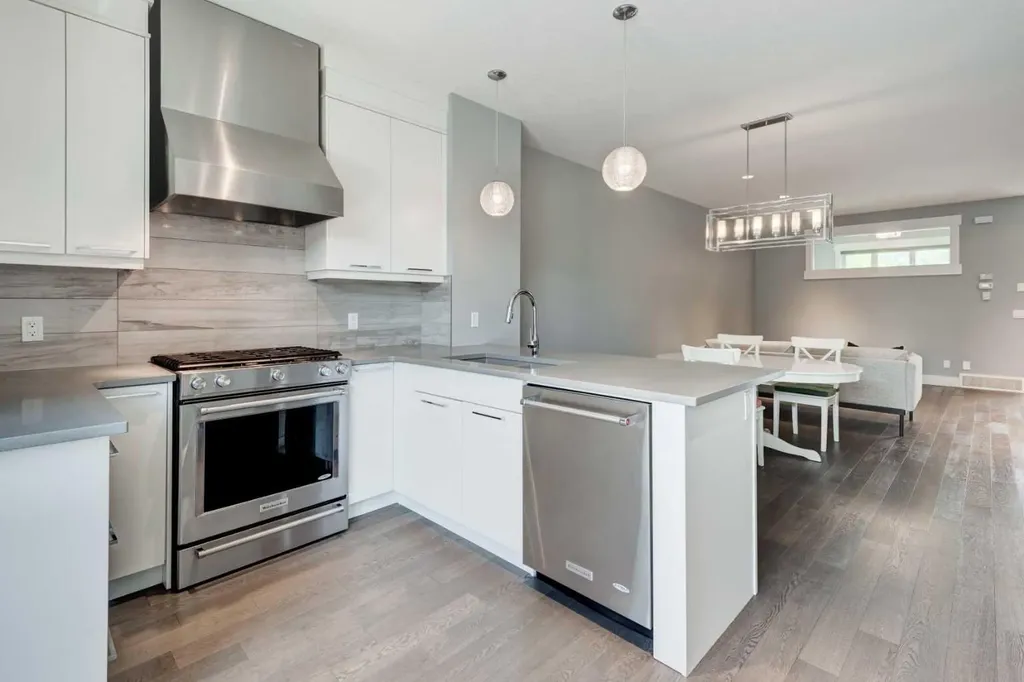 112 Burma Star Road SW Calgary AB T3E7Y4