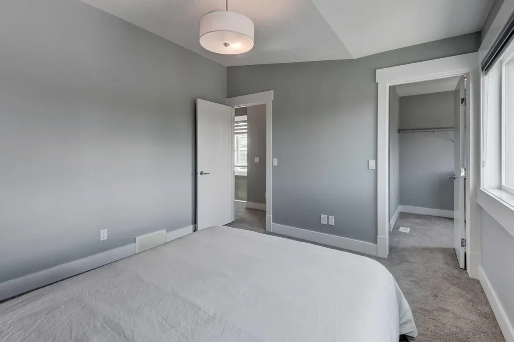 112 Burma Star Road SW Calgary AB T3E7Y4