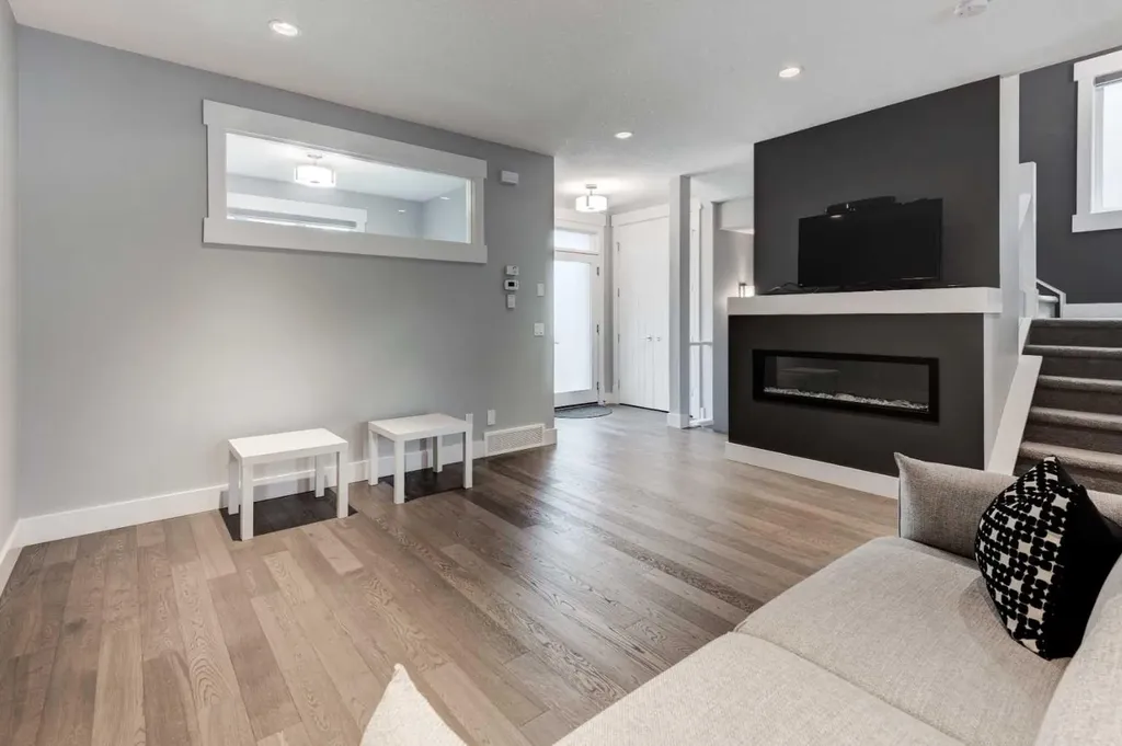 112 Burma Star Road SW Calgary AB T3E7Y4