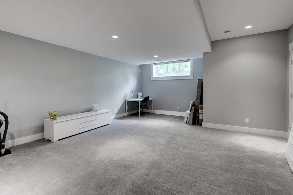112 Burma Star Road SW Calgary AB T3E7Y4
