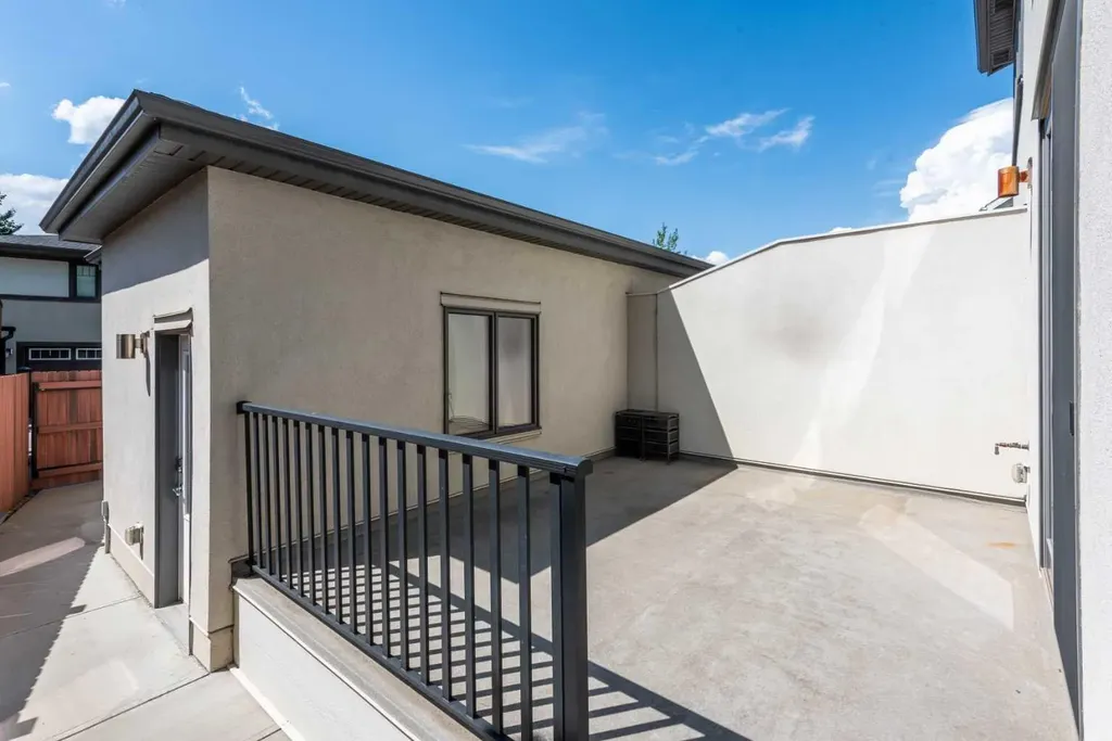 112 Burma Star Road SW Calgary AB T3E7Y4