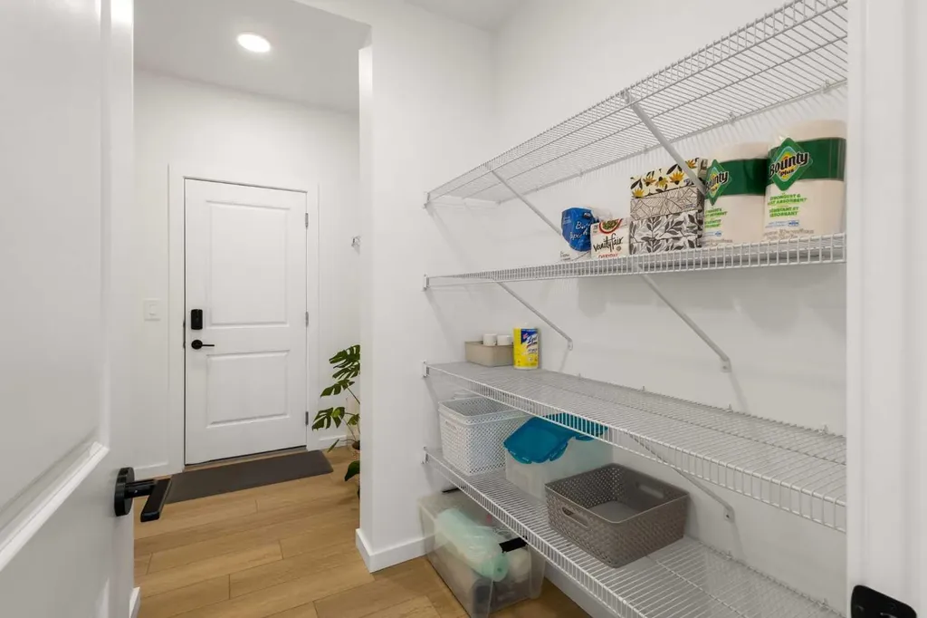 50 Royston Terrace NW Calgary AB T3L 0K2