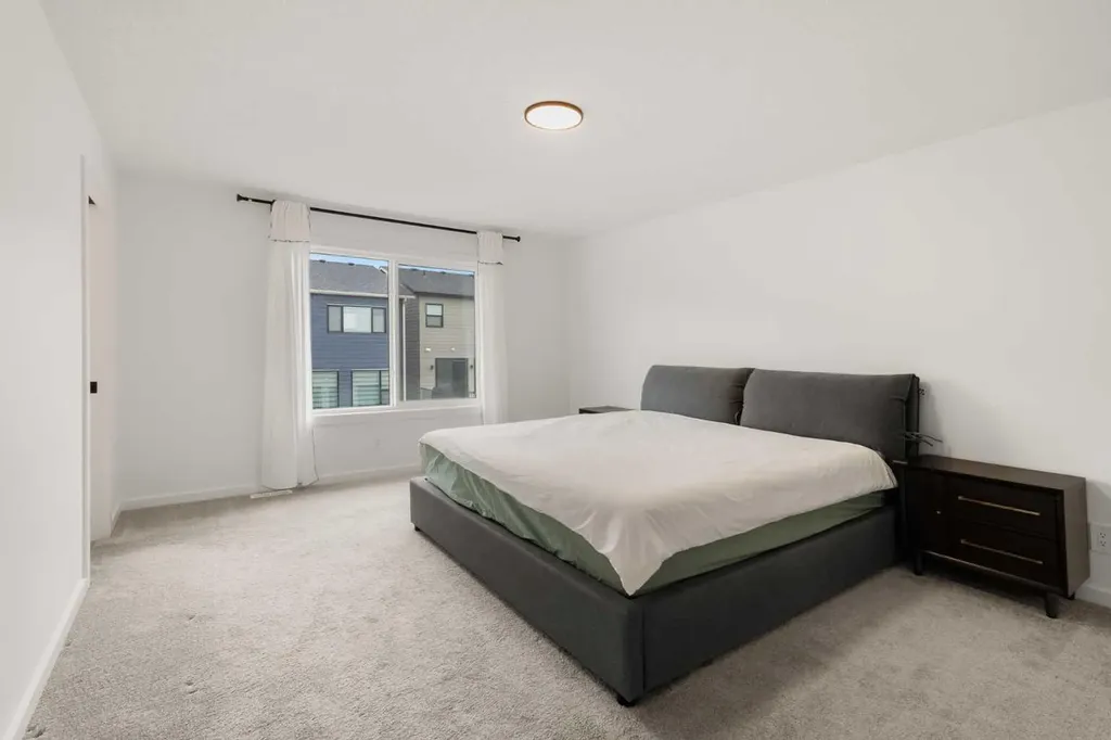 50 Royston Terrace NW Calgary AB T3L 0K2