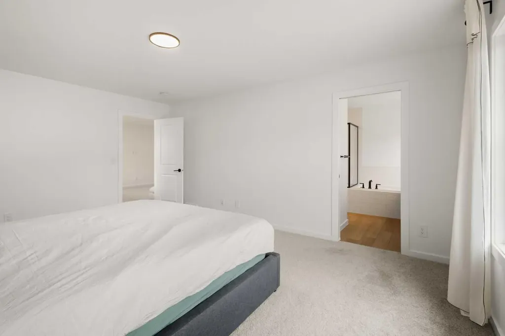 50 Royston Terrace NW Calgary AB T3L 0K2