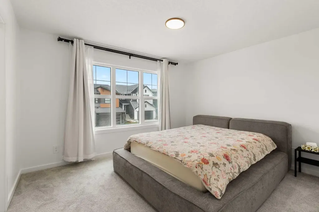 50 Royston Terrace NW Calgary AB T3L 0K2