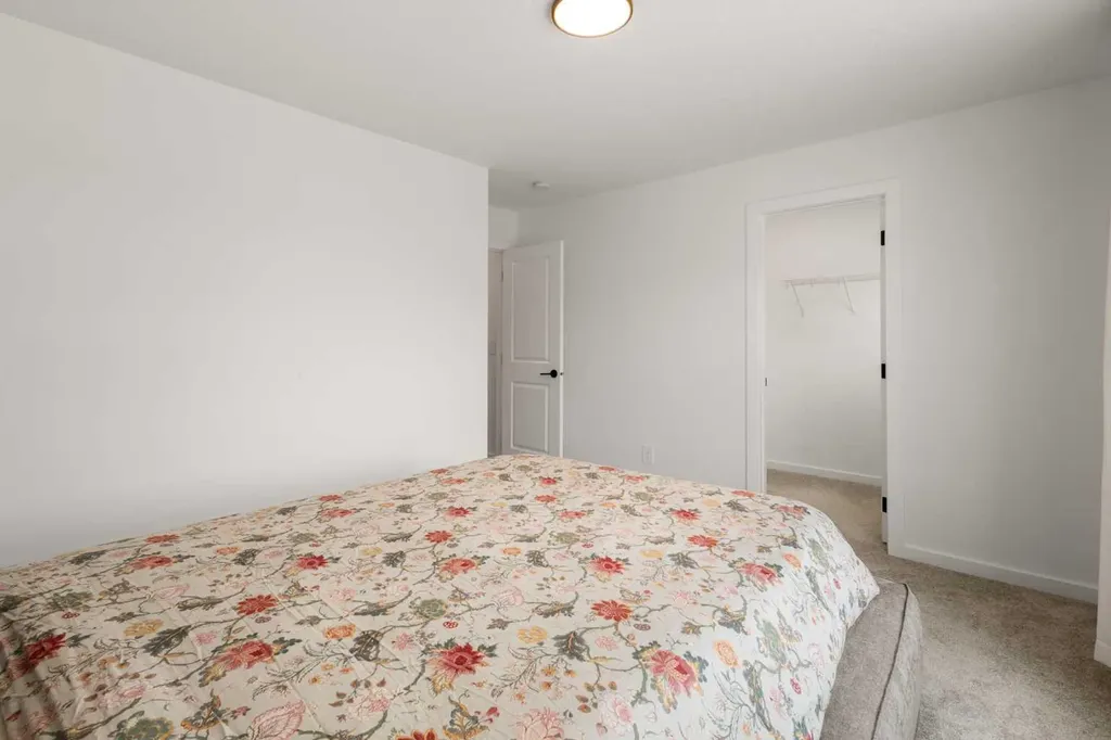 50 Royston Terrace NW Calgary AB T3L 0K2