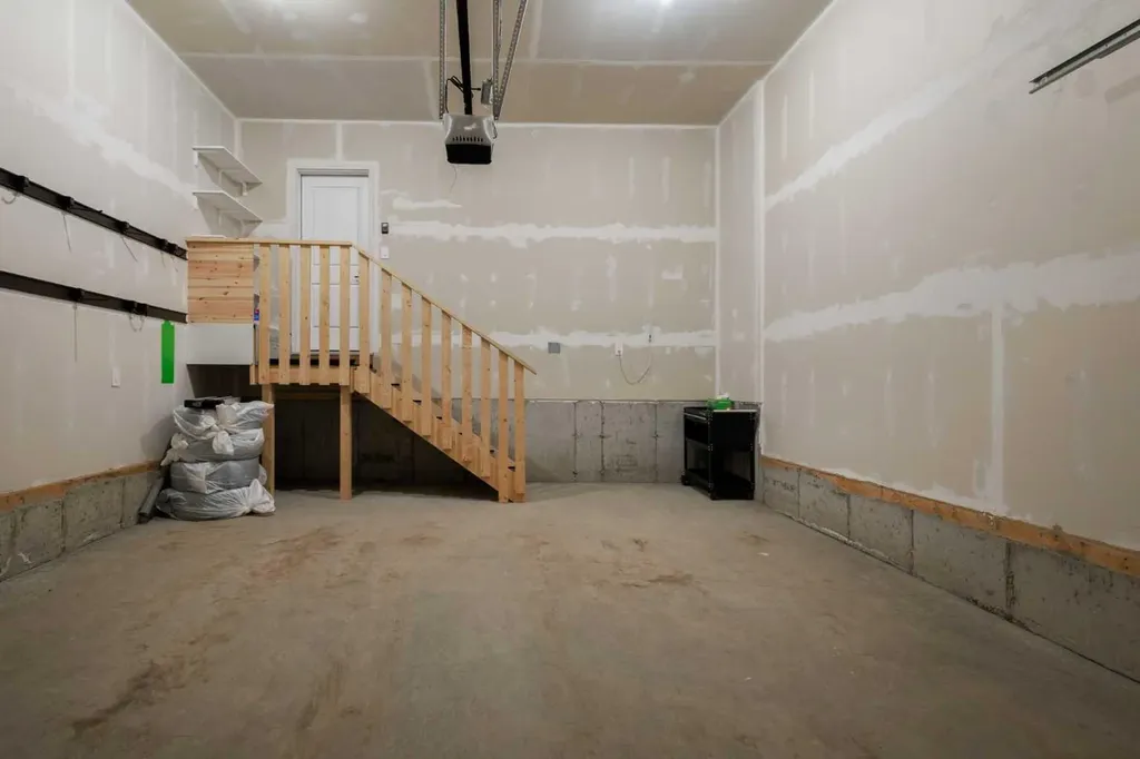 50 Royston Terrace NW Calgary AB T3L 0K2
