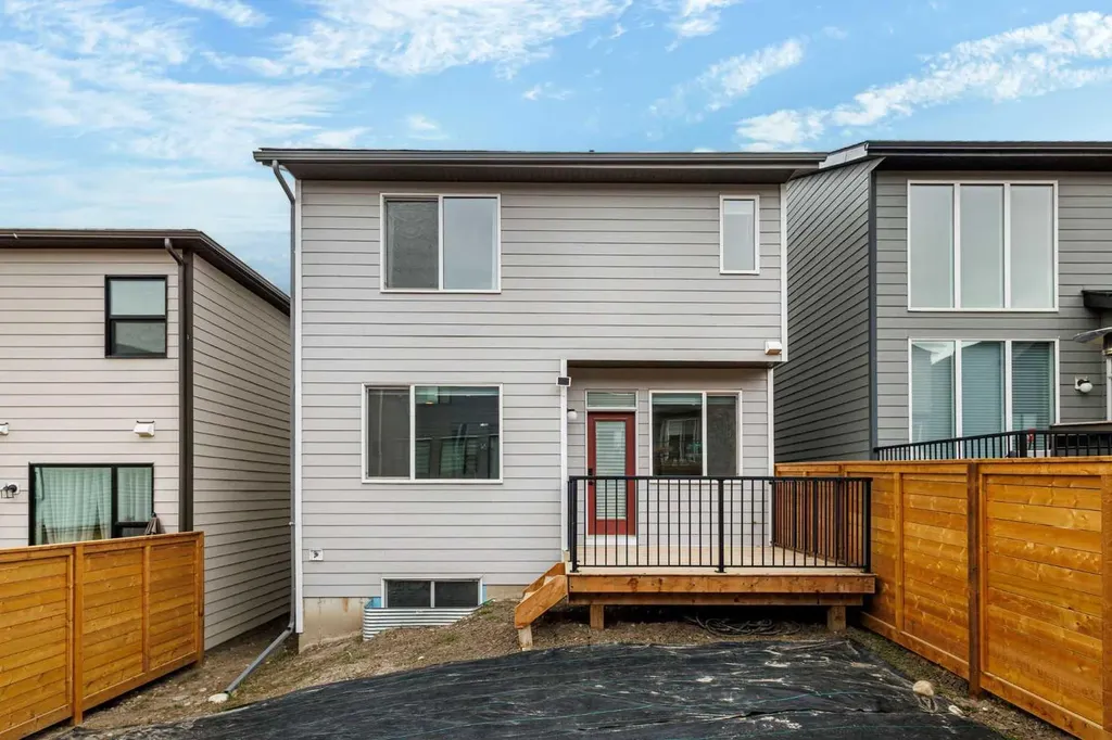 50 Royston Terrace NW Calgary AB T3L 0K2