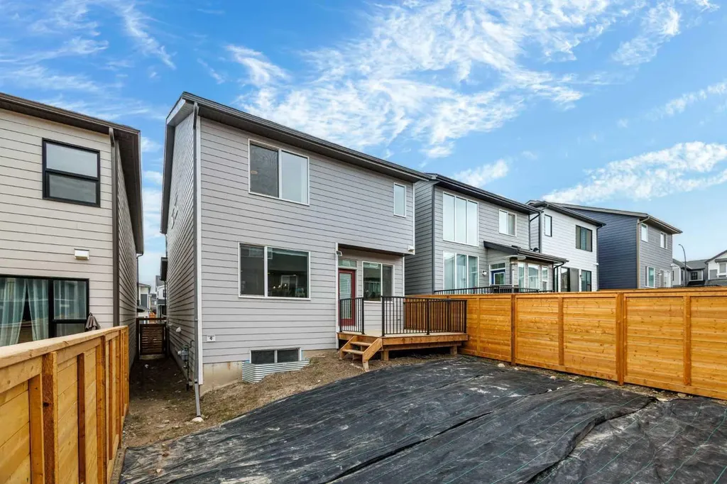 50 Royston Terrace NW Calgary AB T3L 0K2