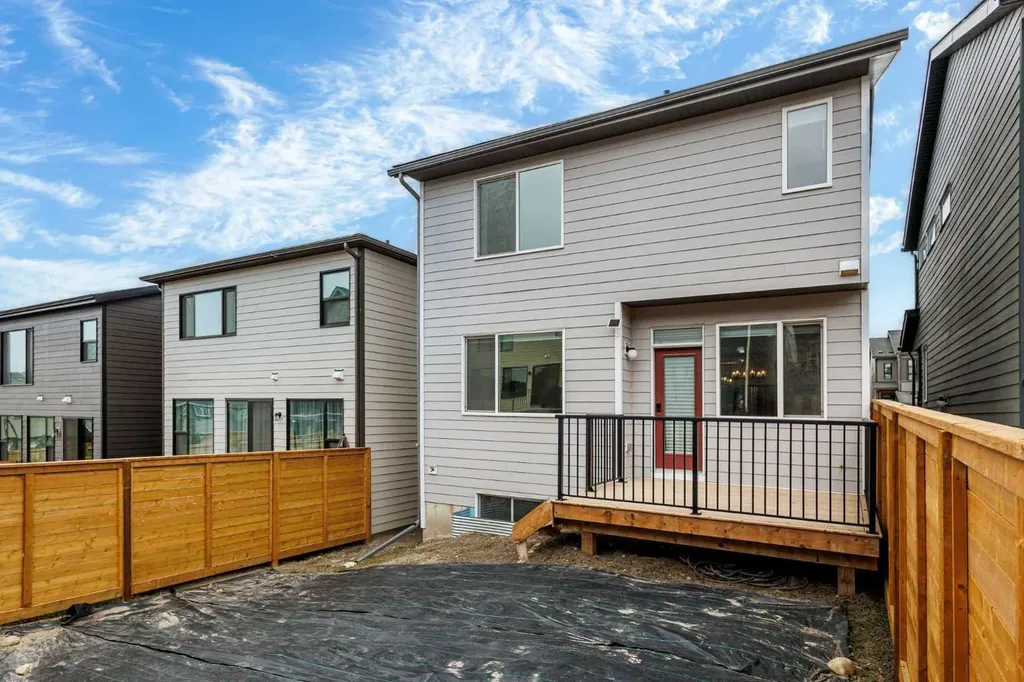50 Royston Terrace NW Calgary AB T3L 0K2