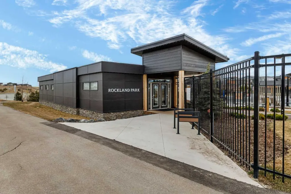 50 Royston Terrace NW Calgary AB T3L 0K2