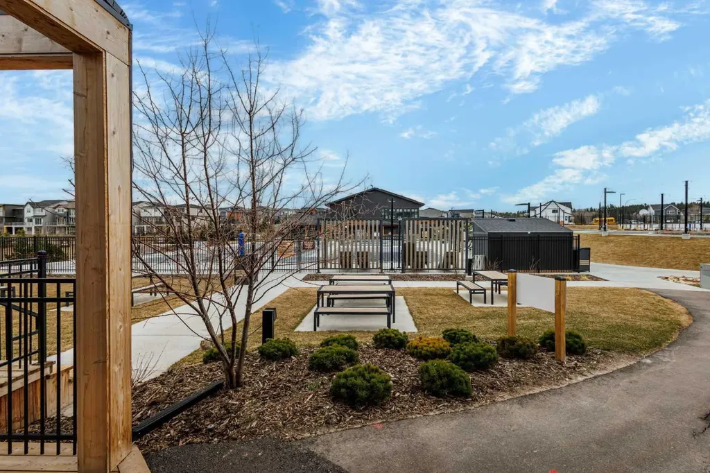 50 Royston Terrace NW Calgary AB T3L 0K2