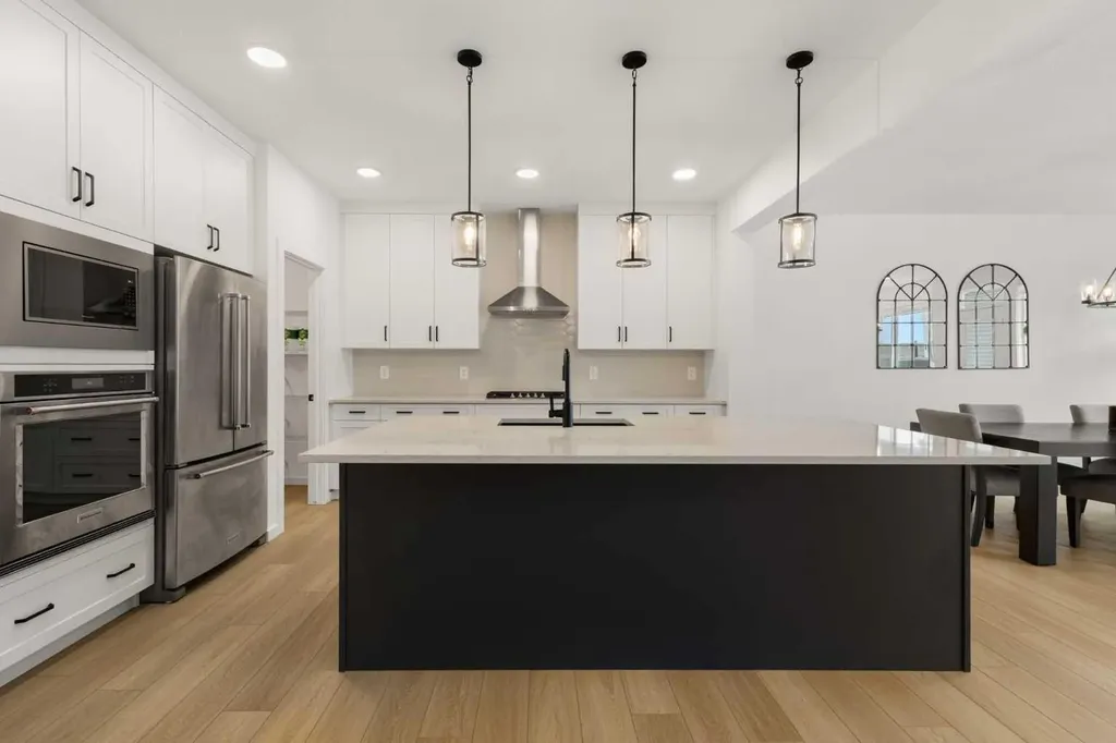 50 Royston Terrace NW Calgary AB T3L 0K2