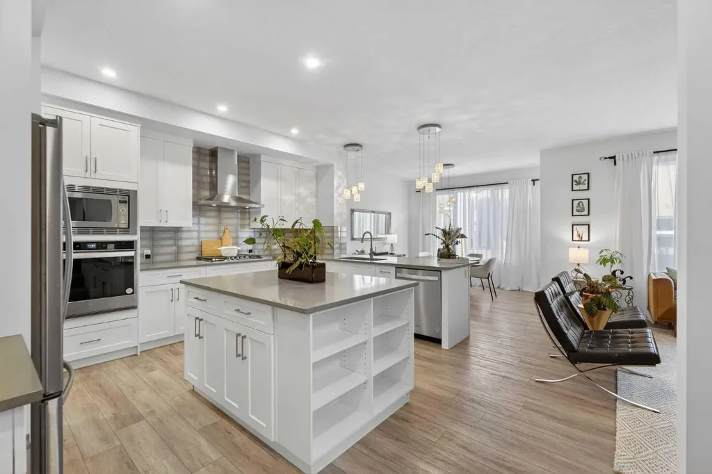 113 Sandpiper Bay Chestermere AB T1X 0Y5