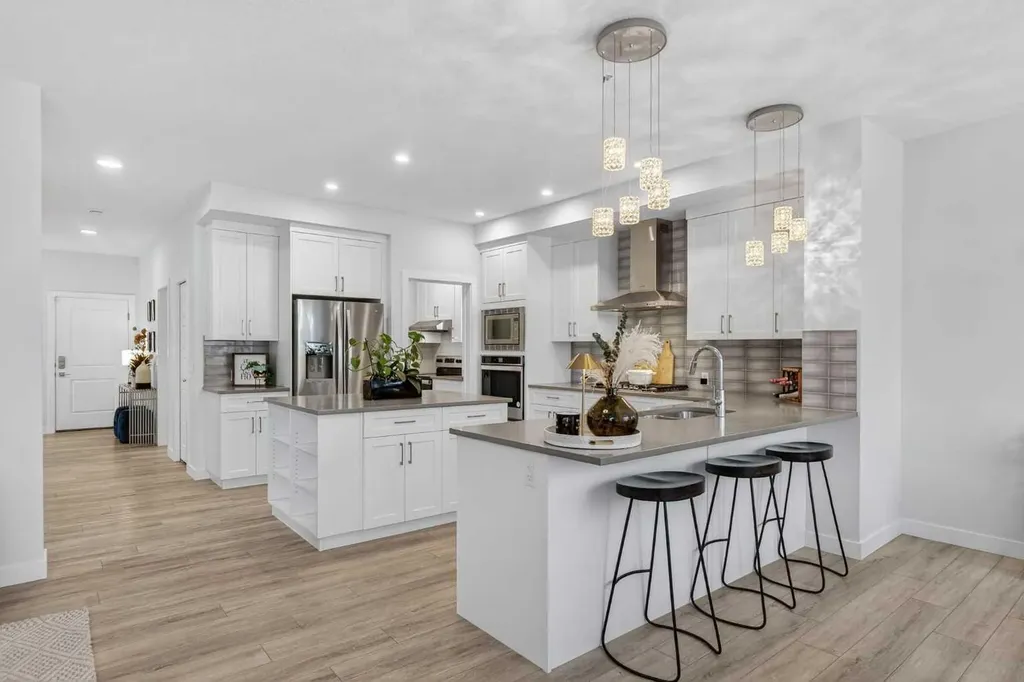 113 Sandpiper Bay Chestermere AB T1X 0Y5