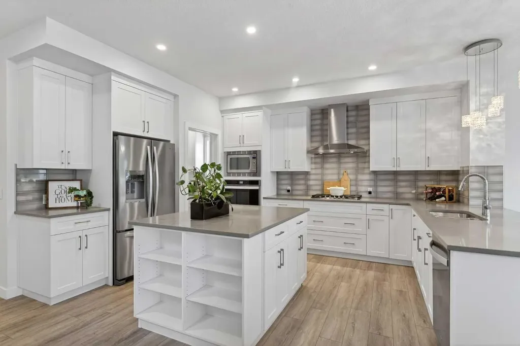 113 Sandpiper Bay Chestermere AB T1X 0Y5