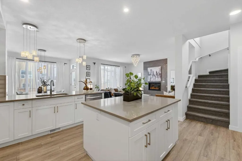 113 Sandpiper Bay Chestermere AB T1X 0Y5