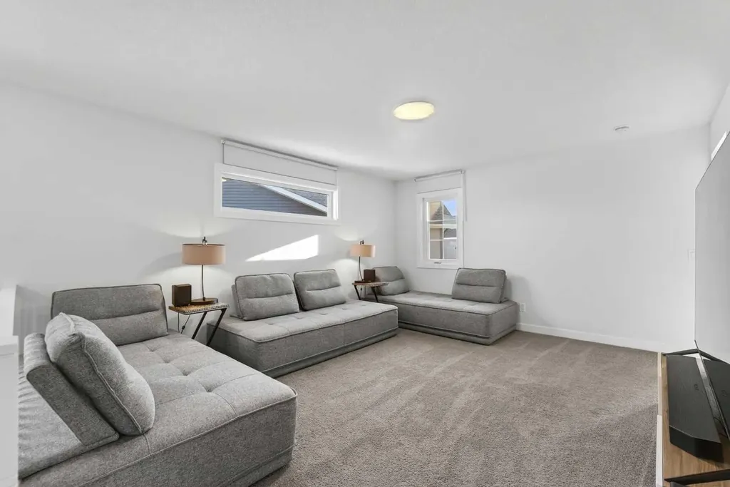 113 Sandpiper Bay Chestermere AB T1X 0Y5