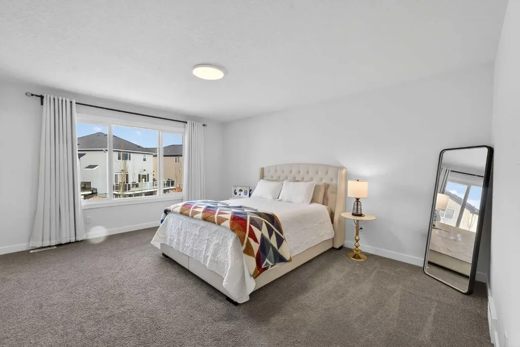 113 Sandpiper Bay Chestermere AB T1X 0Y5