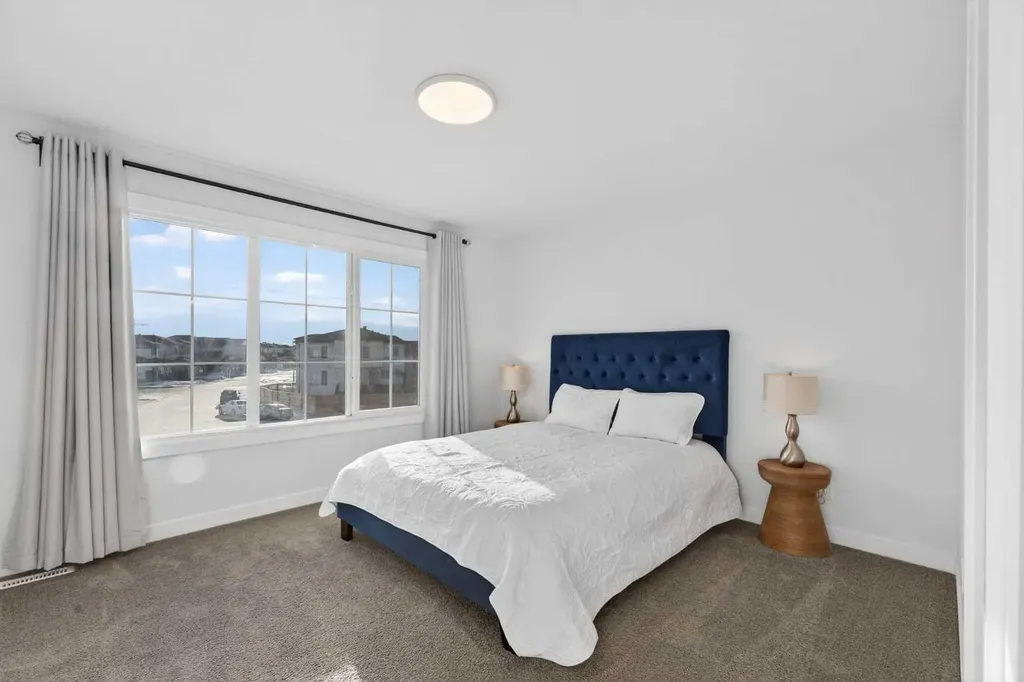 113 Sandpiper Bay Chestermere AB T1X 0Y5