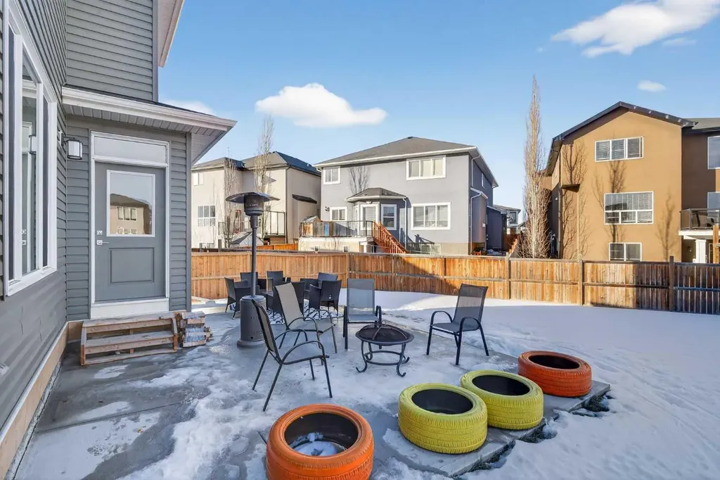 113 Sandpiper Bay Chestermere AB T1X 0Y5