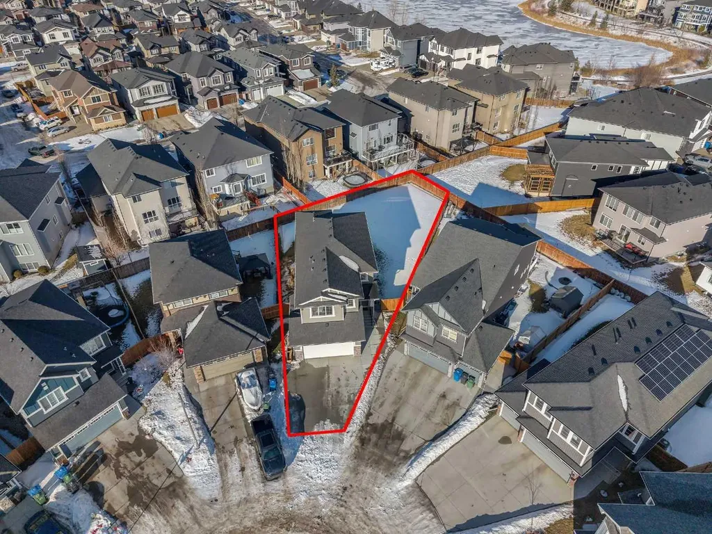 113 Sandpiper Bay Chestermere AB T1X 0Y5