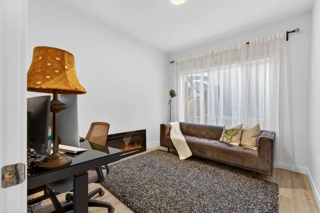 113 Sandpiper Bay Chestermere AB T1X 0Y5