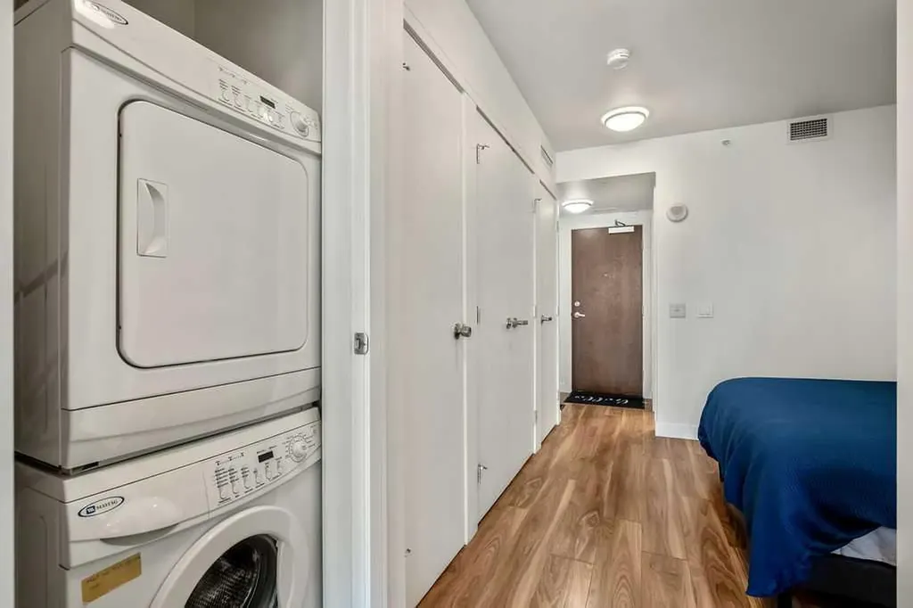 222 Riverfront Avenue SW Calgary AB T2P 0X2