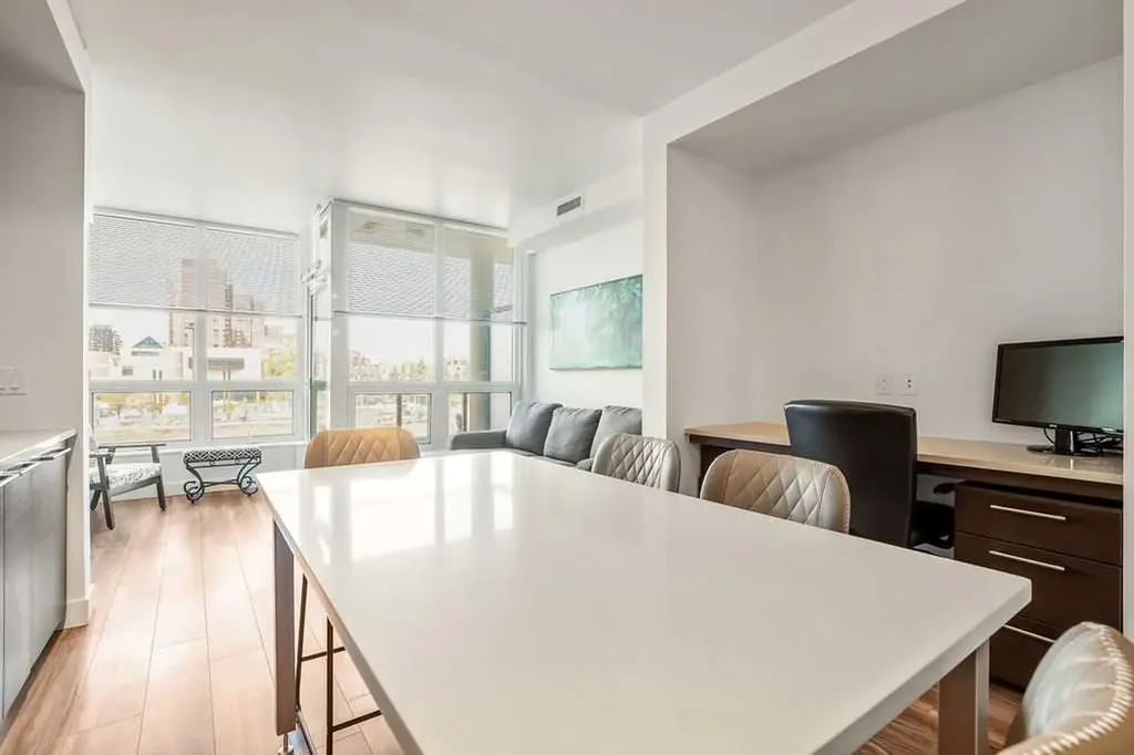 222 Riverfront Avenue SW Calgary AB T2P 0X2
