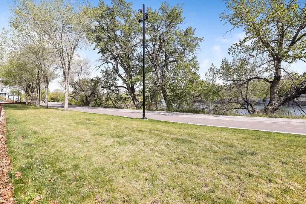 222 Riverfront Avenue SW Calgary AB T2P 0X2