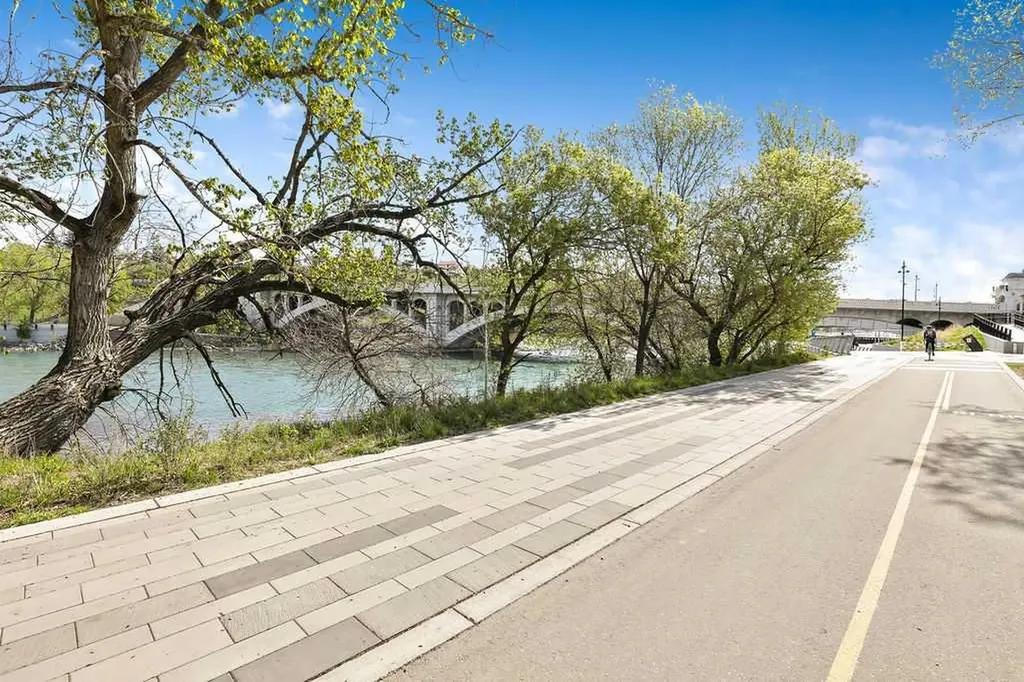 222 Riverfront Avenue SW Calgary AB T2P 0X2
