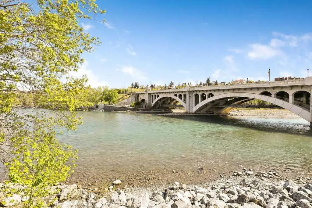 222 Riverfront Avenue SW Calgary AB T2P 0X2