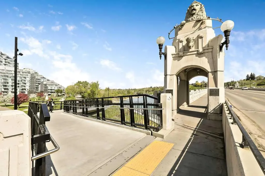 222 Riverfront Avenue SW Calgary AB T2P 0X2