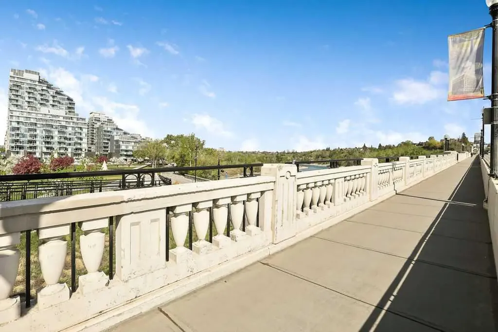 222 Riverfront Avenue SW Calgary AB T2P 0X2