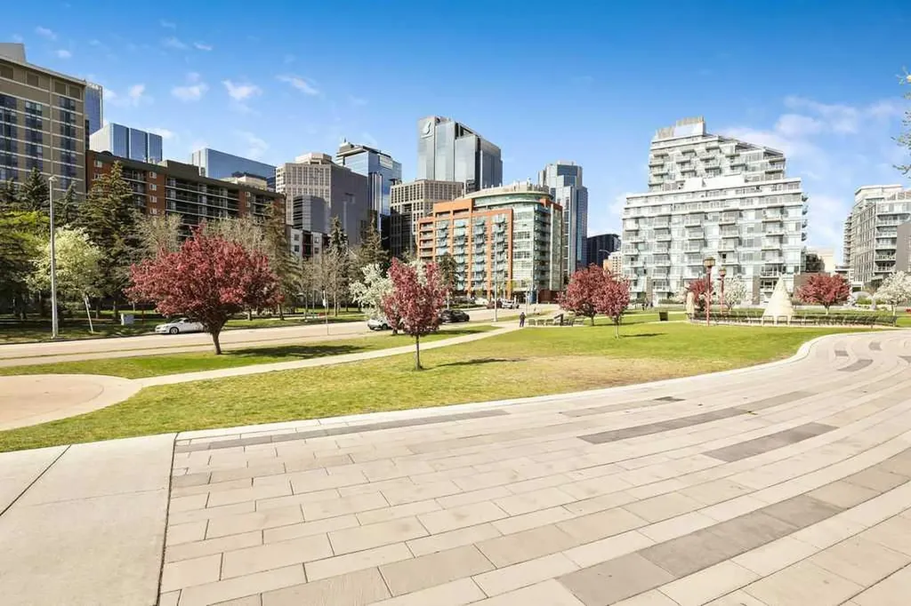 222 Riverfront Avenue SW Calgary AB T2P 0X2