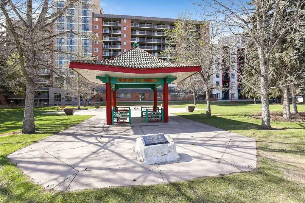 222 Riverfront Avenue SW Calgary AB T2P 0X2