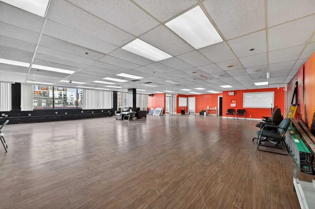 1109 17 Avenue SW Calgary AB T2T 0B4