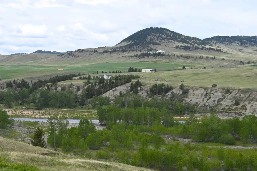 8416 Rge Road 1-3 Rural Pincher Creek No. 9 M.d. Of AB T0K 0P0