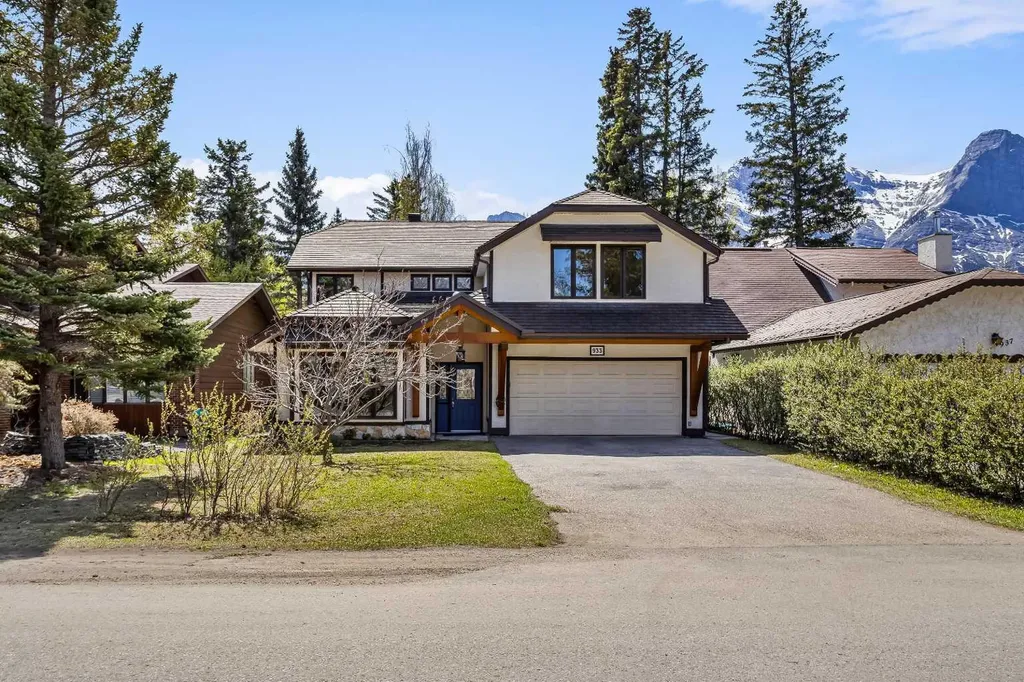 933 15th Street Canmore AB T1W 1X2