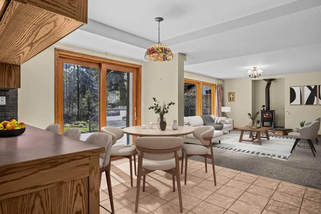 933 15th Street Canmore AB T1W 1X2