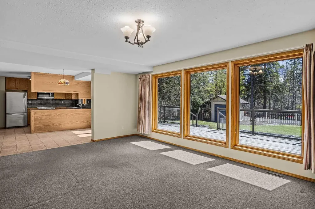 933 15th Street Canmore AB T1W 1X2